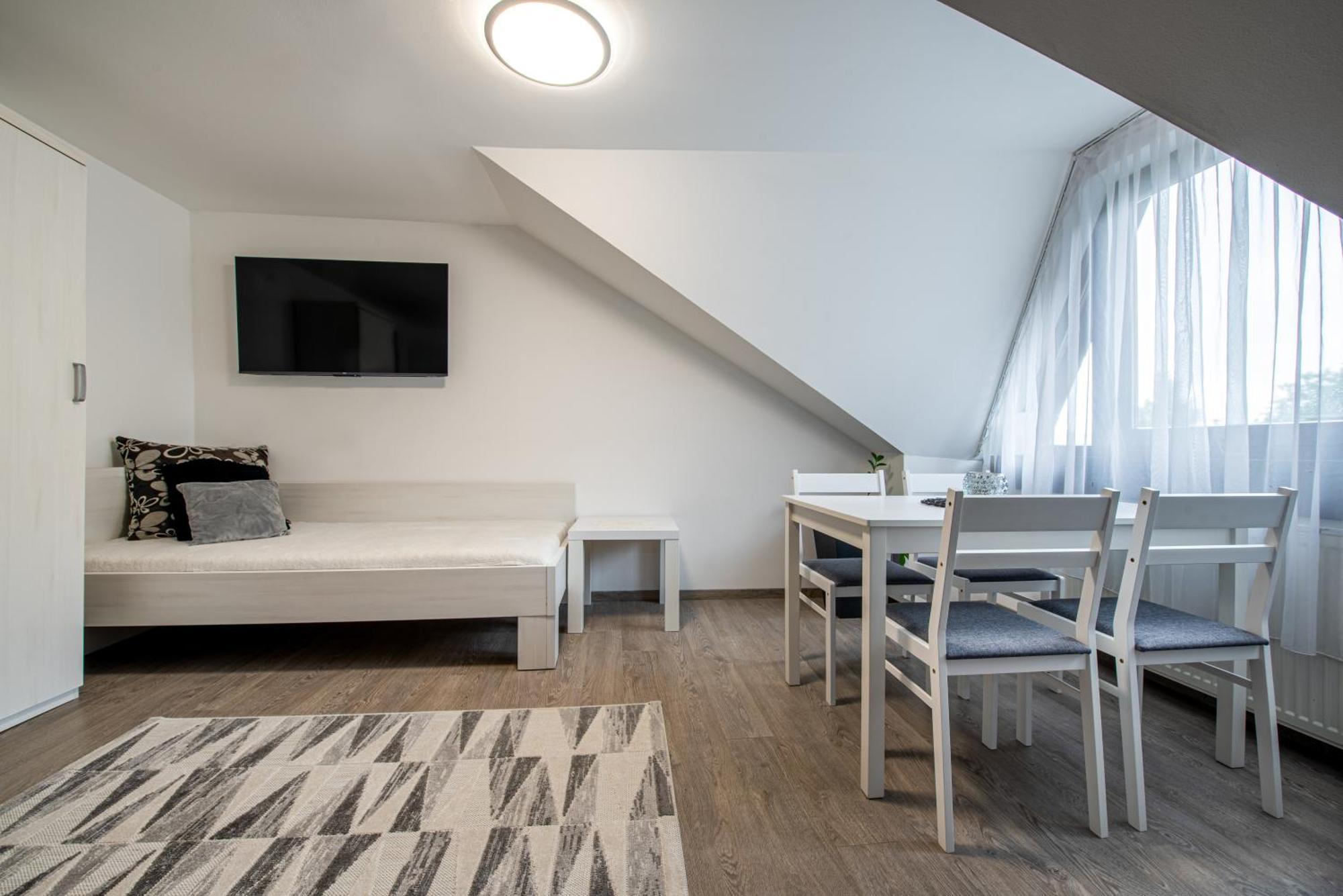 Chillgarden Apartments Trenčín Zewnętrze zdjęcie